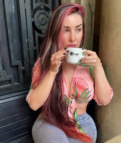 Nøgent lækket OnlyFans-billede af Faby Mendes