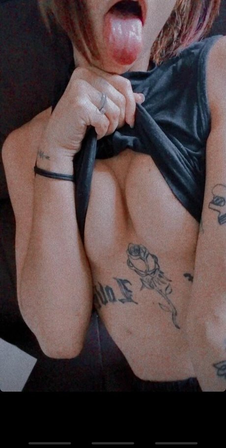 Naken läckt OnlyFans-bild av Kweydan