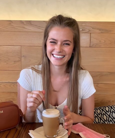 Naken läckt OnlyFans-bild av Jeanni Mulder