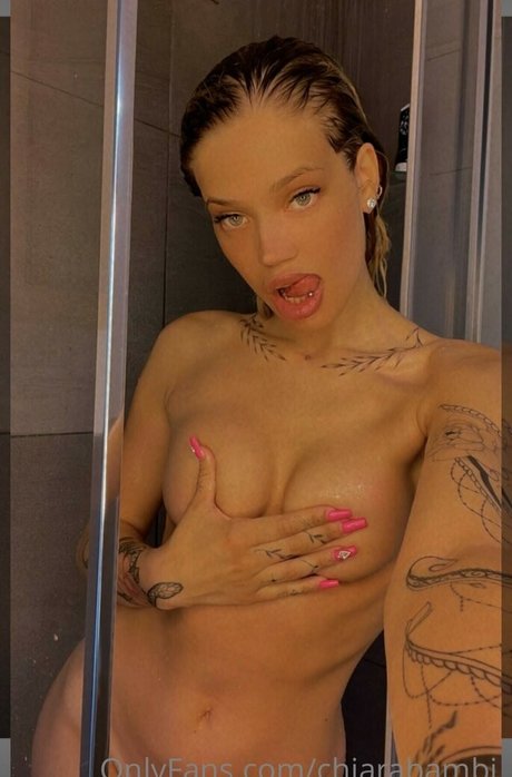 Foto di nudo di fuga di OnlyFans di Chiara Nutaj