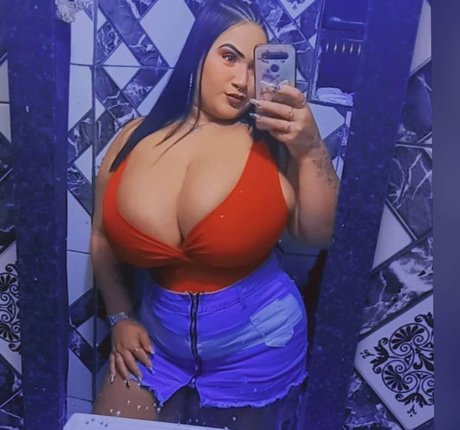Adriane Esteves