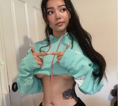 Обнаженная фотография утечки OnlyFans от Bella Porch
