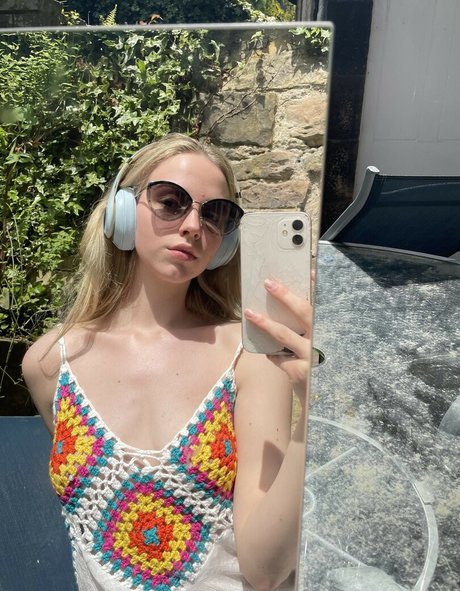 Naken läckt OnlyFans-bild av Crochet Tops