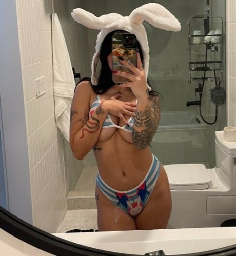 Naken lekkede OnlyFans-bilde av Lunaellie