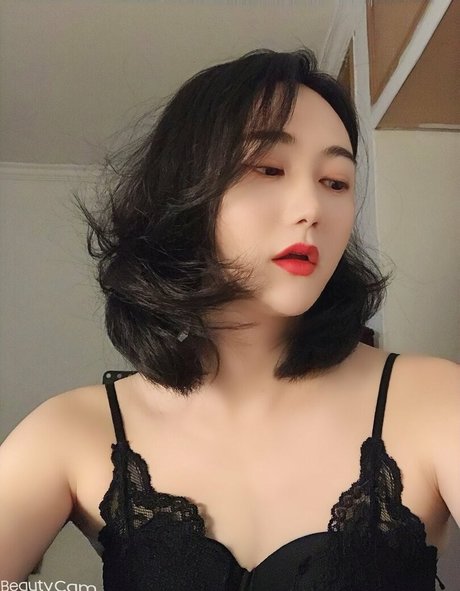 Alaston vuotanut OnlyFans-kuva Shuizhizi