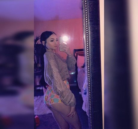 Naken läckt OnlyFans-bild av Pixzn
