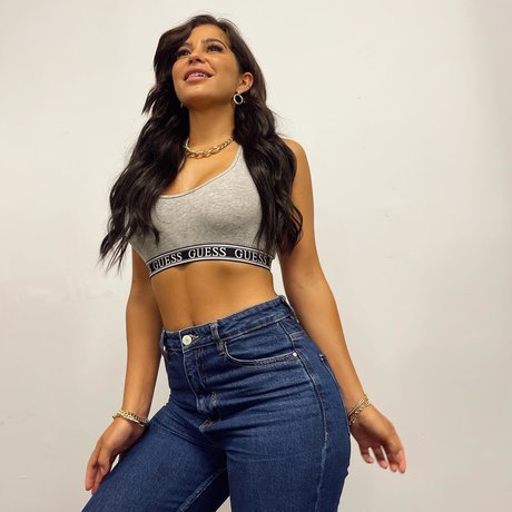 Alasti lekkinud OnlyFans-i pilt Nadia Jaftha