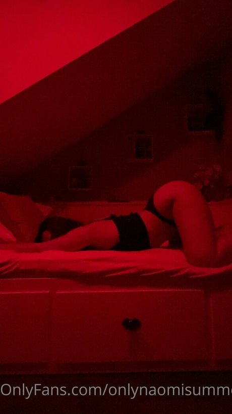 Alasti lekkinud OnlyFans-i pilt Onlynaomisummers