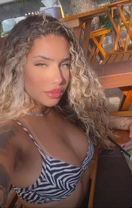 Alaston vuotanut OnlyFans-kuva Muito Linda