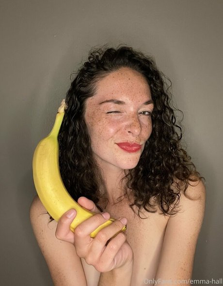 Nahá fotka uniklých OnlyFans od Emma Hall