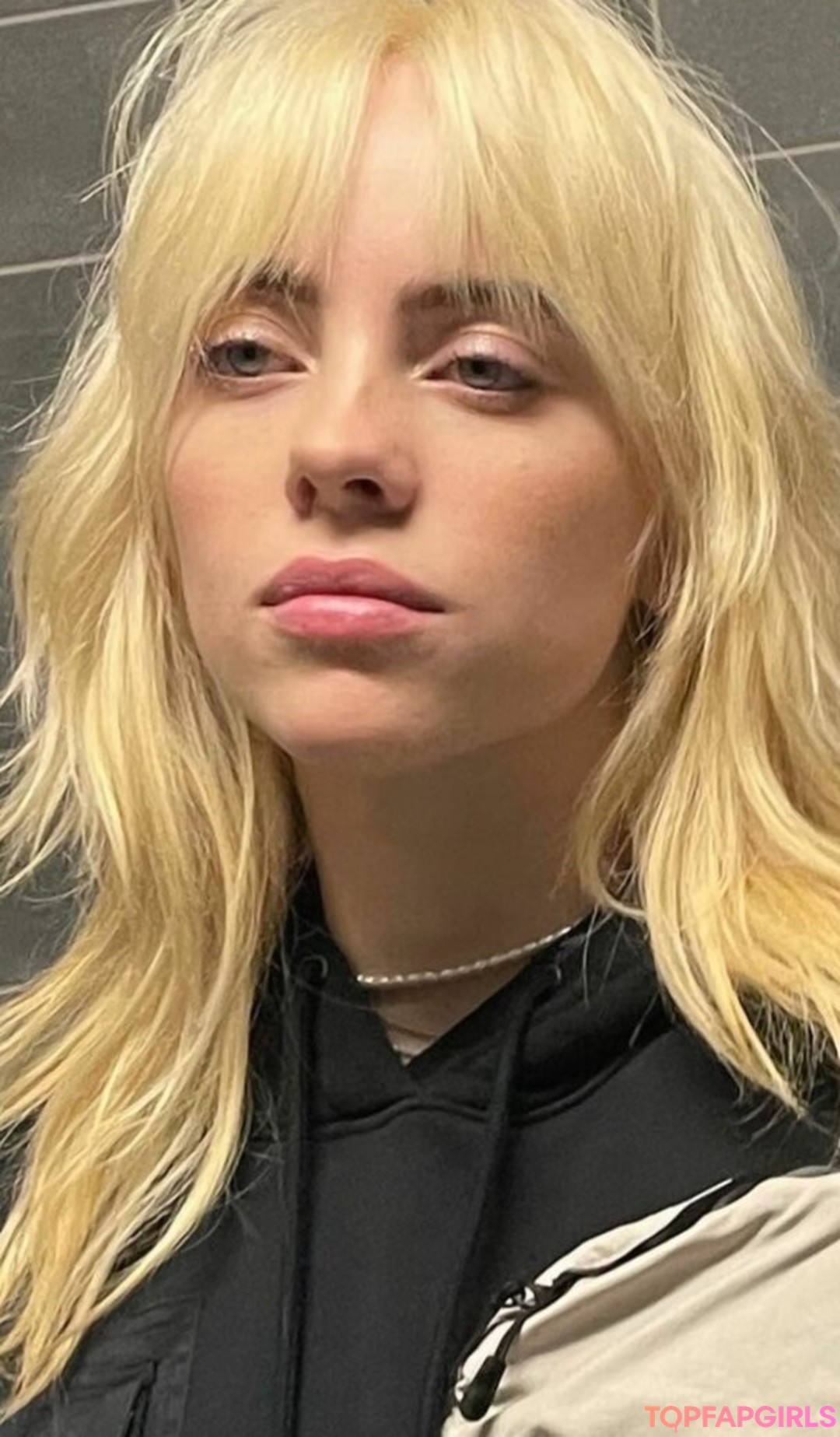 Nahá fotka uniklých OnlyFans od Billie Eilish #1292