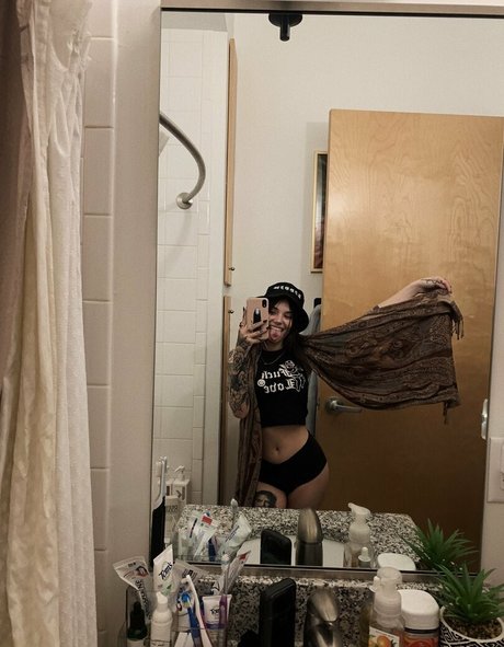 Nacktes geleaktes OnlyFans-Foto von Nonsalemwitch