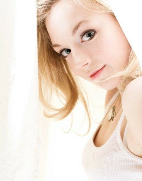 Emily Kinney