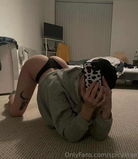 Nagie wyciekłe zdjęcie OnlyFans od Spicyxrae