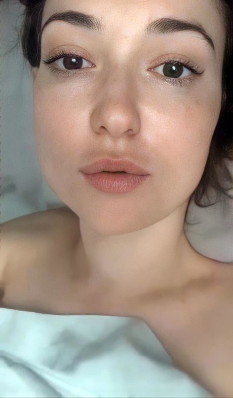 Milana Vayntrub