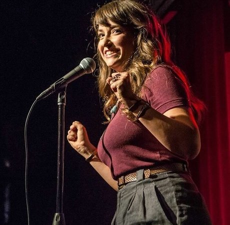 Milana Vayntrub