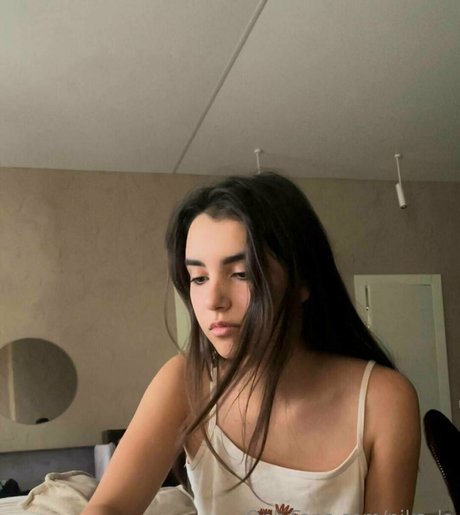Foto di nudo di fuga di OnlyFans di Nikala