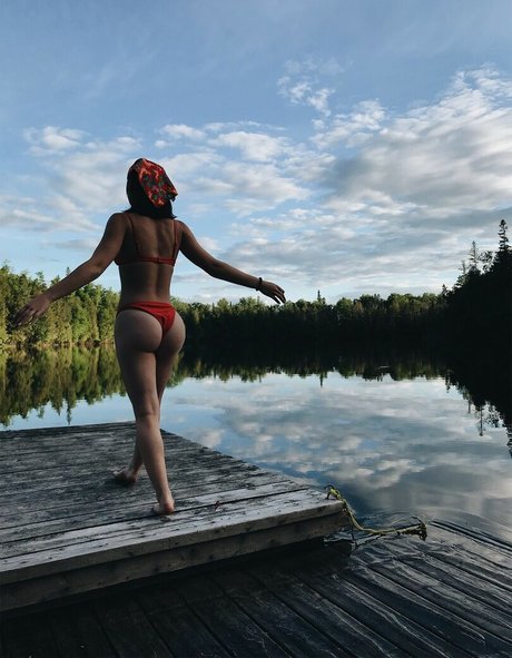 Naken läckt OnlyFans-bild av Lilly Breton