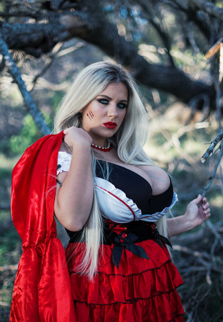 Nina Phoenix