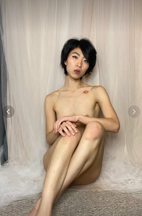Photo nue de fuite OnlyFans de Loveliehyunnie