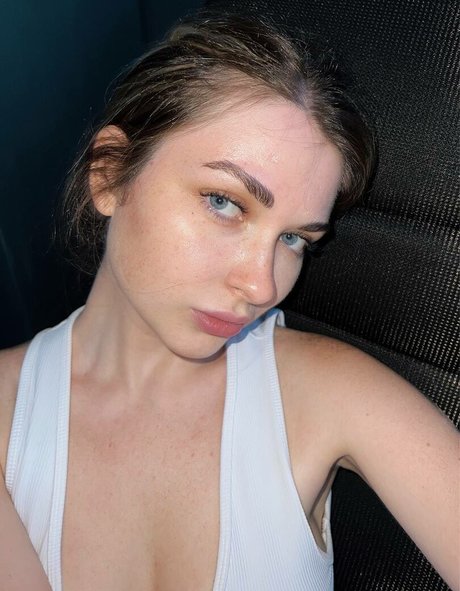 Naken lekkede OnlyFans-bilde av Arina Berdnikova