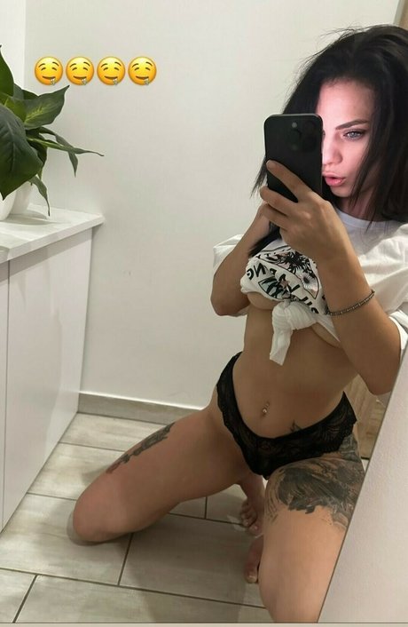 Foto di nudo di fuga di OnlyFans di Benekittii21