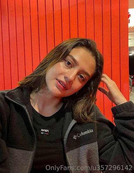 Alaston vuotanut OnlyFans-kuva Karinafernandez