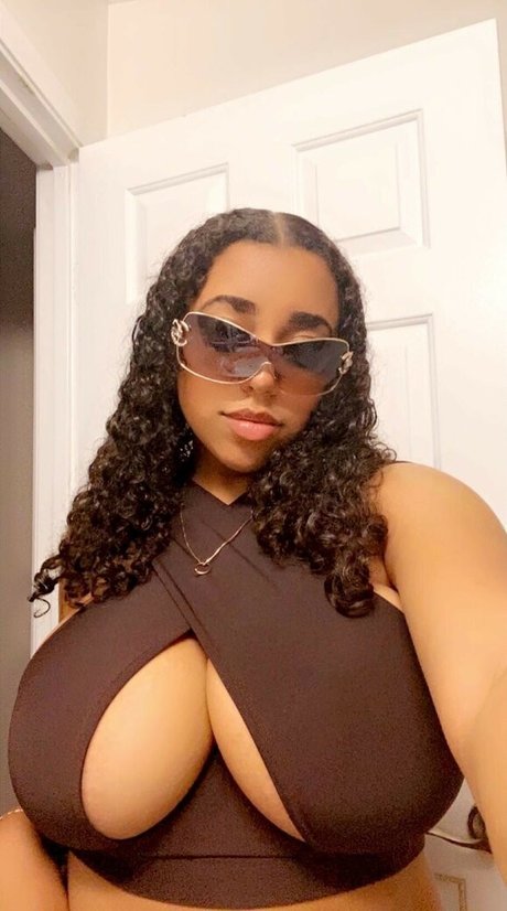 Naken läckt OnlyFans-bild av Tesssabearrr