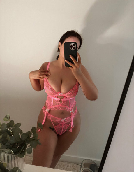 Alaston vuotanut OnlyFans-kuva Evelynwhite
