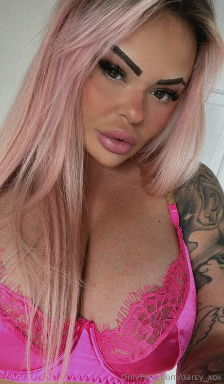 Alasti lekkinud OnlyFans-i pilt Darcyxox