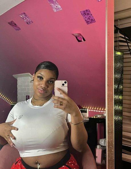 Naken läckt OnlyFans-bild av Chenilletv