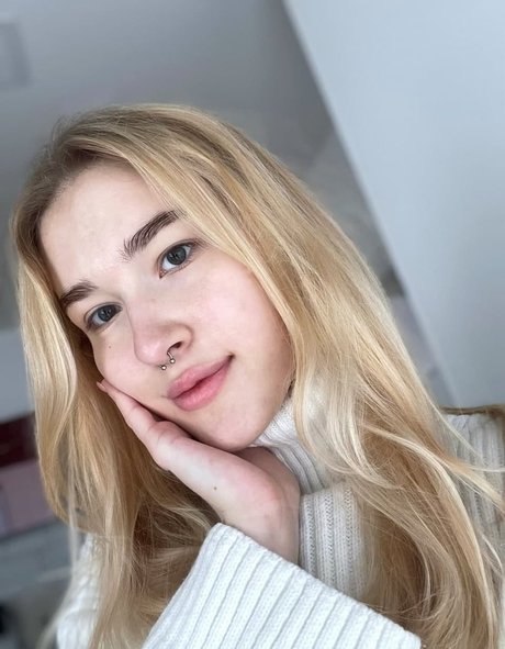 Maddie Grey