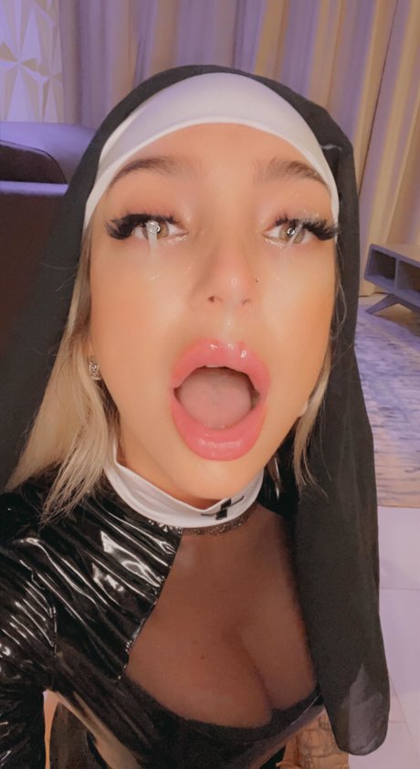 Naakte gelekte OnlyFans-foto van Elypeachie
