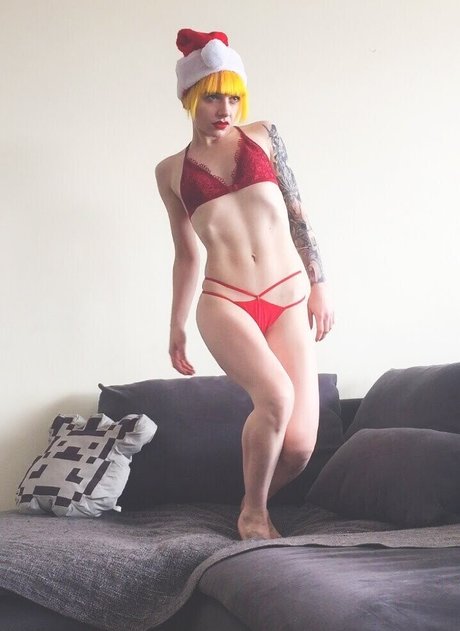 Nahá fotka uniklých OnlyFans od Poisonne