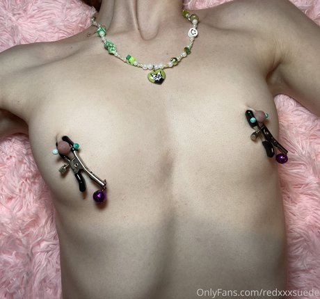 Alasti lekkinud OnlyFans-i pilt Redxxxsuede