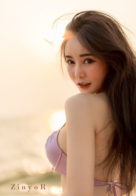 Nahá fotka uniklých OnlyFans od Jirarat Chananto