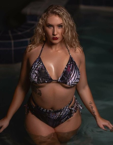 Foto di nudo di fuga di OnlyFans di Nikkita Lyons