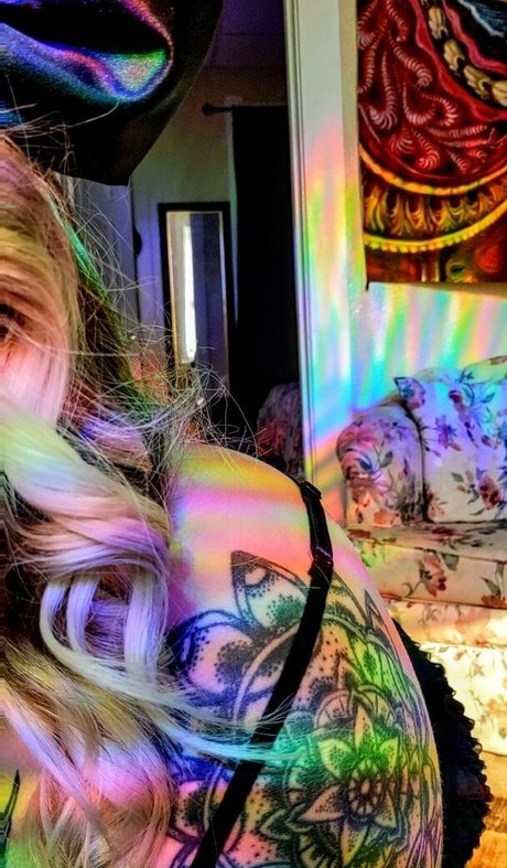 Inkedshyvixen