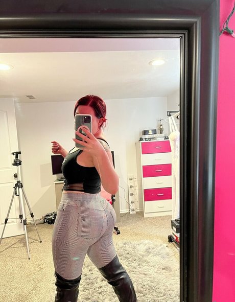 Nøgent lækket OnlyFans-billede af Leeleezillafree