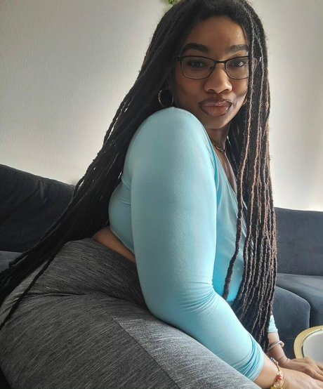 Naken läckt OnlyFans-bild av Locked Honey Princess