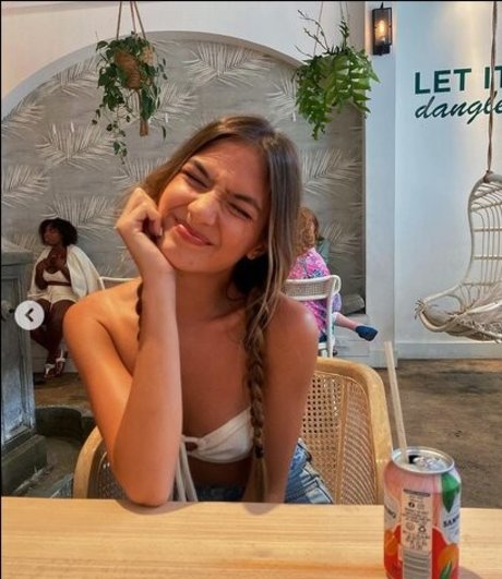 Naken läckt OnlyFans-bild av Emily Legler