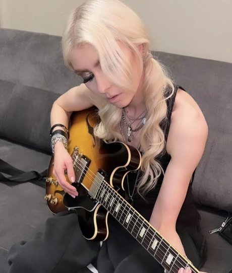 Taylor Momsen