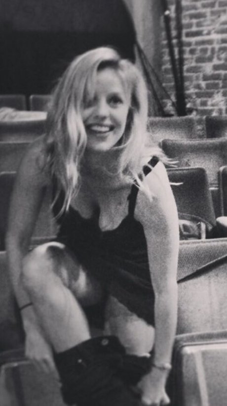 Обнаженная фотография утечки OnlyFans от Kelli Garner