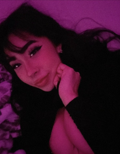 Naken läckt OnlyFans-bild av Vivianerosales