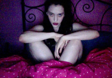 Naken läckt OnlyFans-bild av Kat Dennings