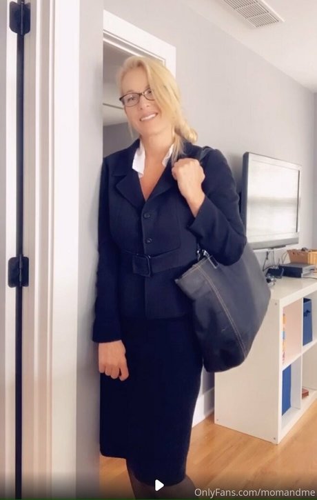 Ellehotmommy