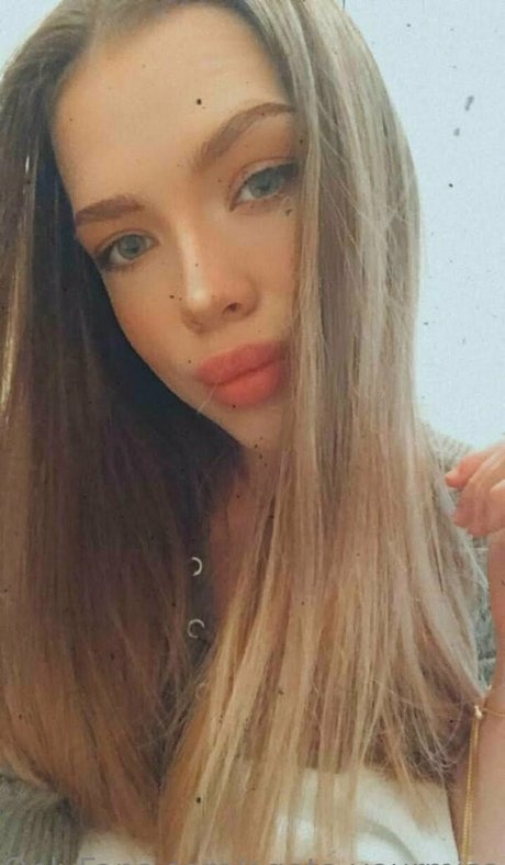 Naakte gelekte OnlyFans-foto van Agatayourmiss