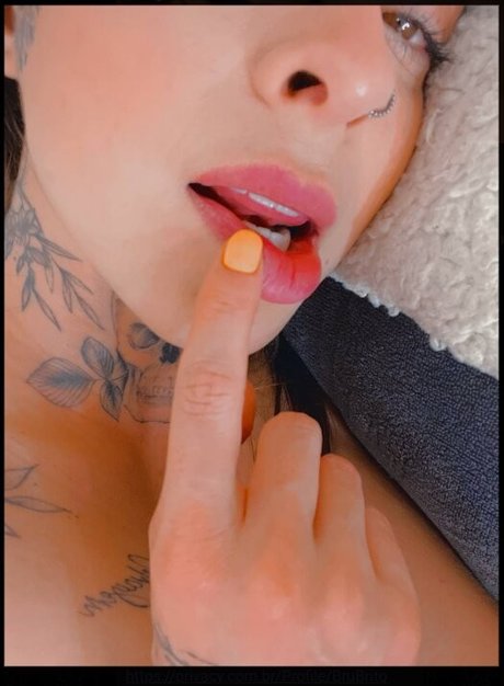 Naken läckt OnlyFans-bild av Bruna Brito Pro