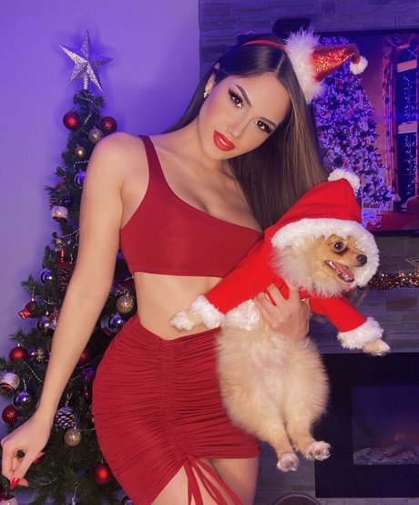 Alaston vuotanut OnlyFans-kuva Kardelen Toprak