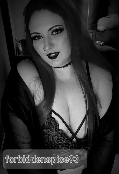 Naken lekkede OnlyFans-bilde av Banginpromos